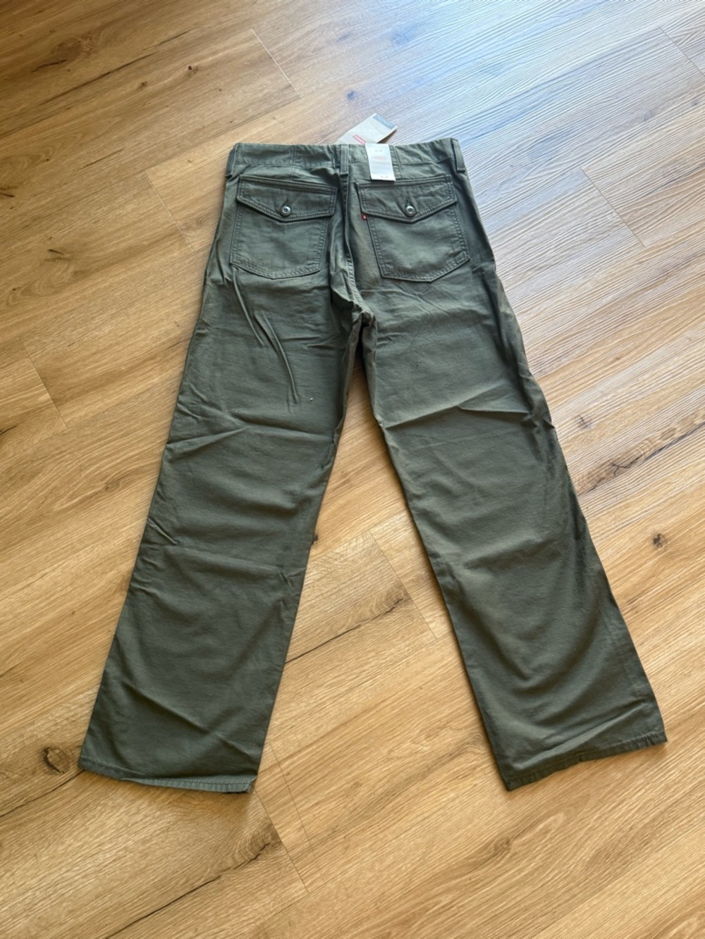 Levi's Olive Green Ribcage Straight Pants- size 30x29 - Picture 5 of 6